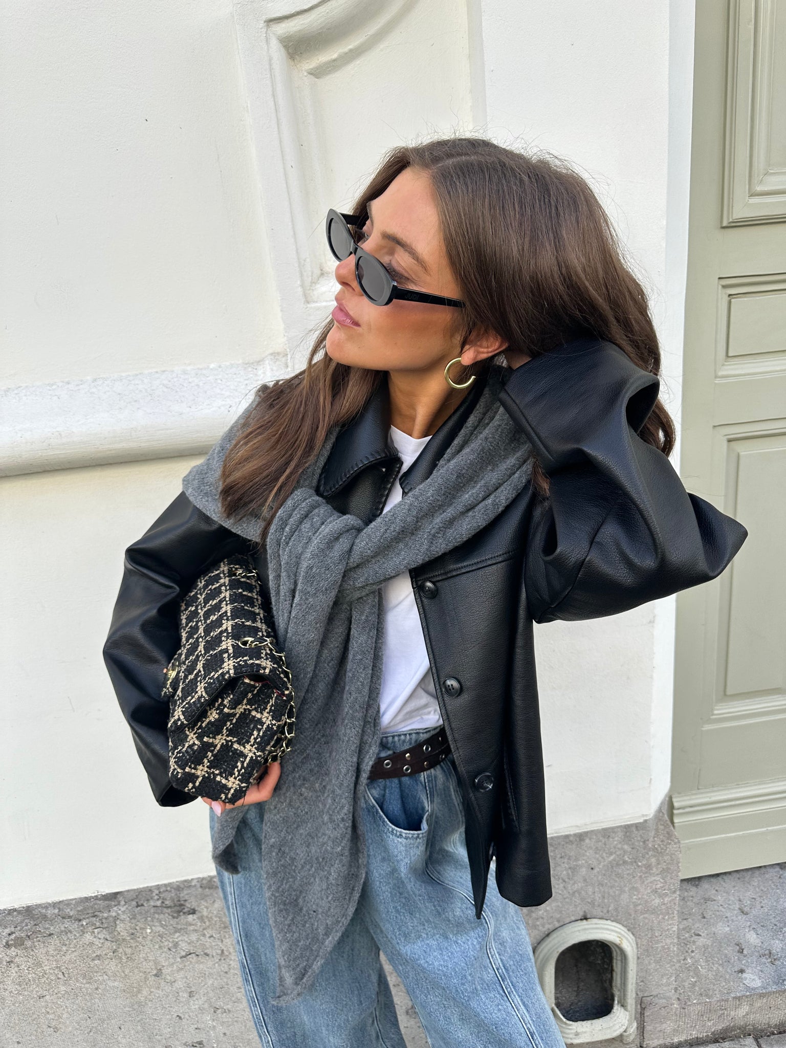 Triangle scarf grey