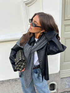 Triangle scarf grey