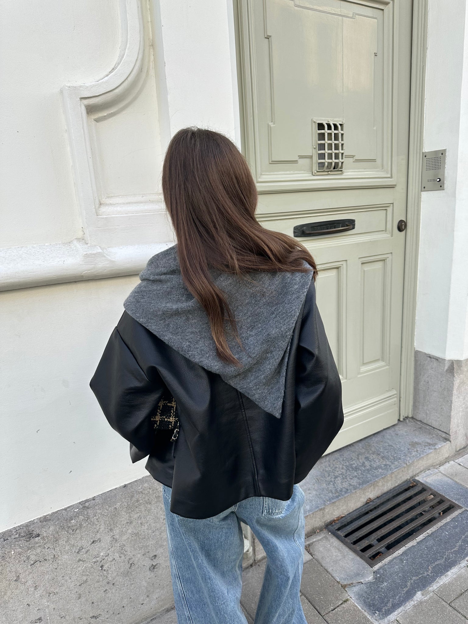 Triangle scarf grey