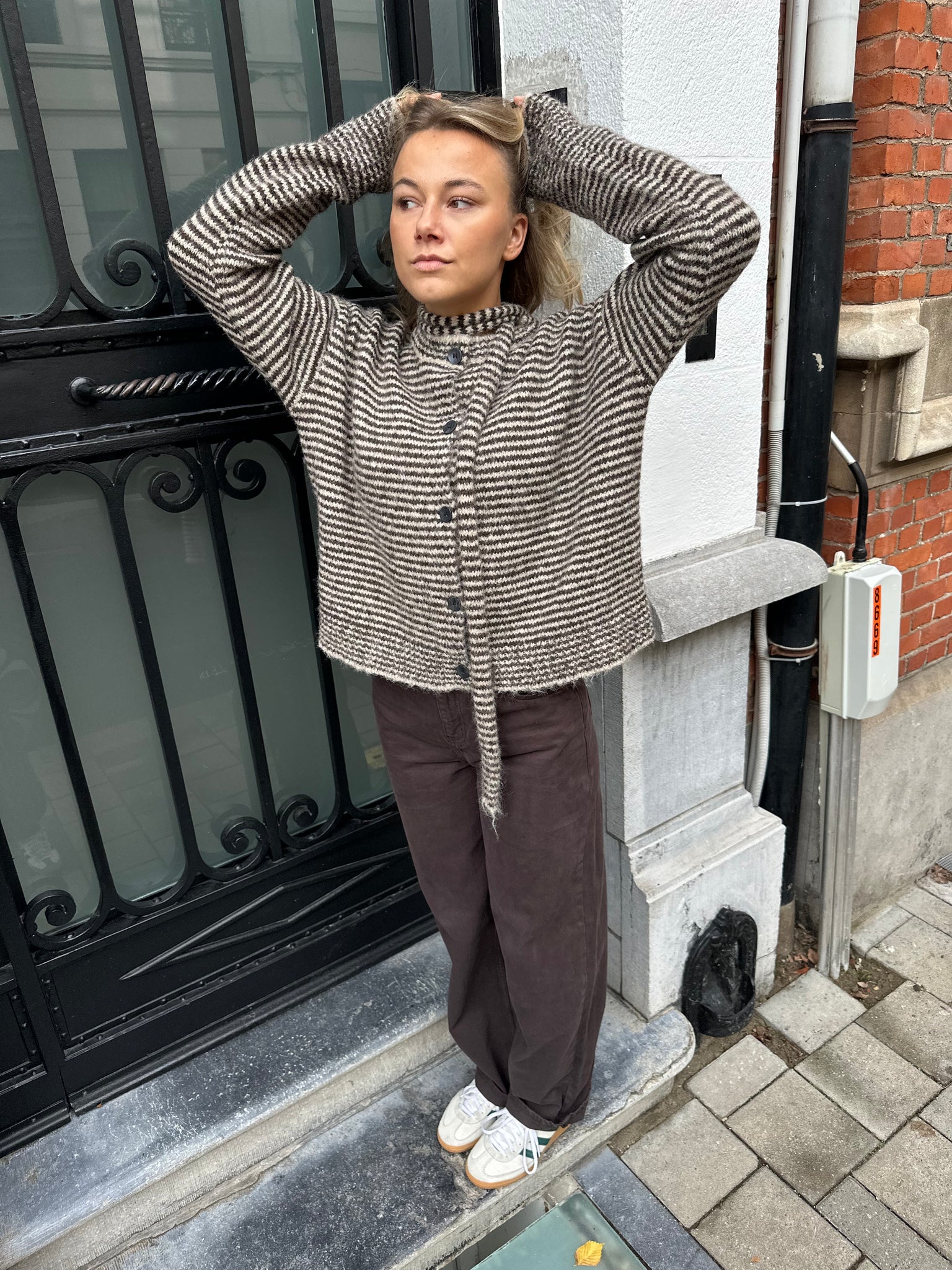 Tara knit brown