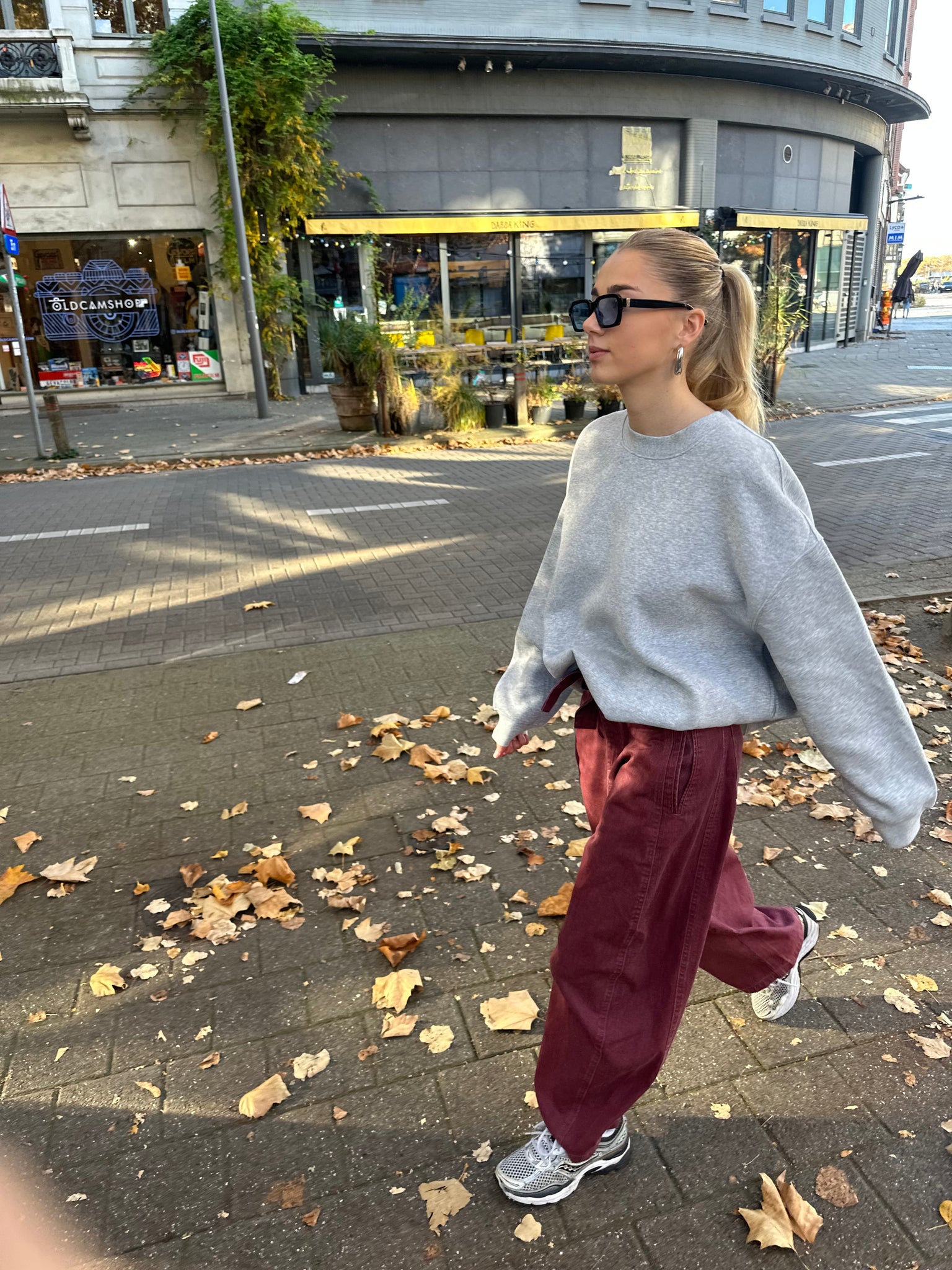 Tapered leg denim red