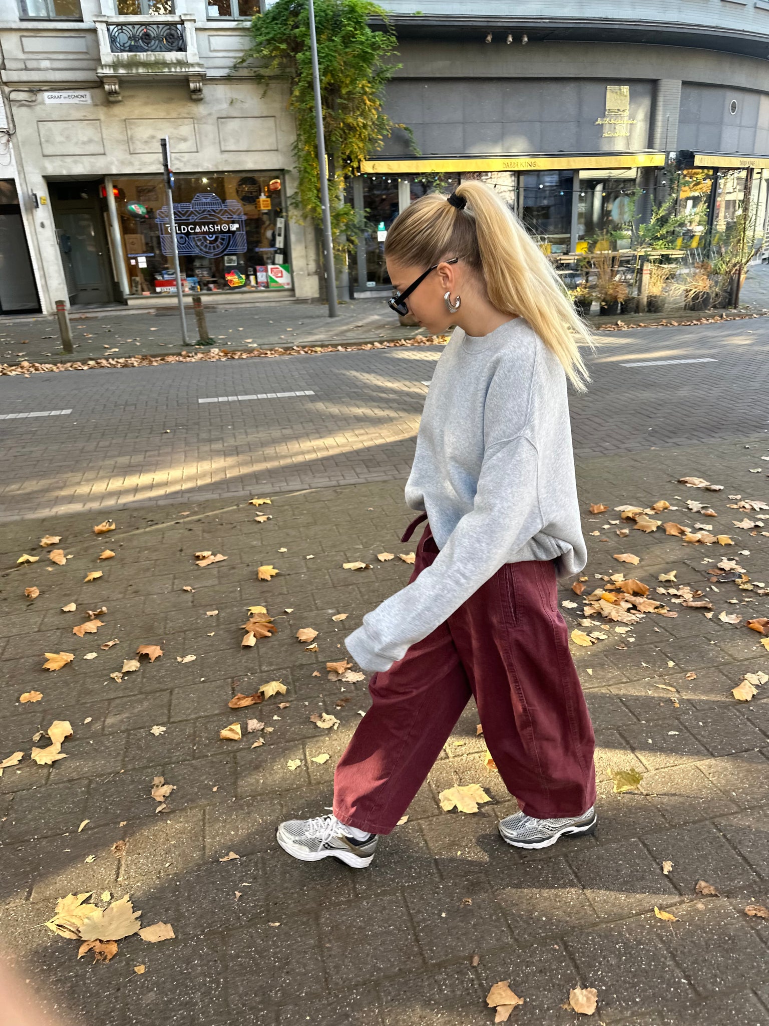 Tapered leg denim red