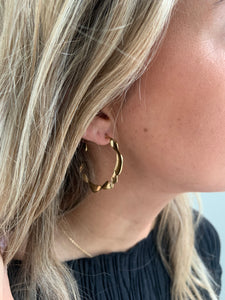 Ella earrings gold